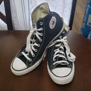 black converse high tops